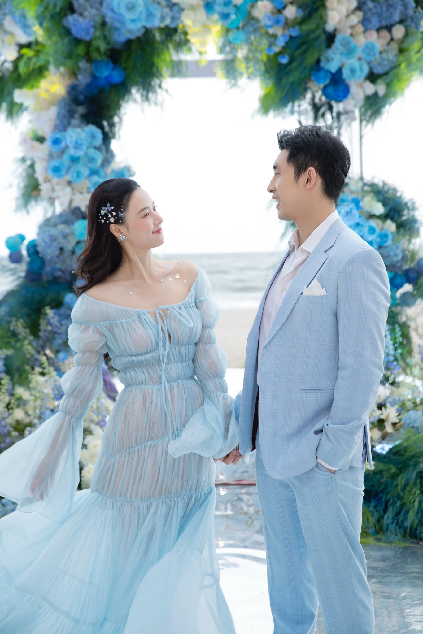 01-1751371026-midu-lan-dau-he-lo-song-gio-ap-toi-sau-1-nam-ket-hon-voi-thieu-gia-minh-dat-515147129101623936045009676193277804171541661n-17513589218461802279340-1751359586658-17513595869452078504611.jpg