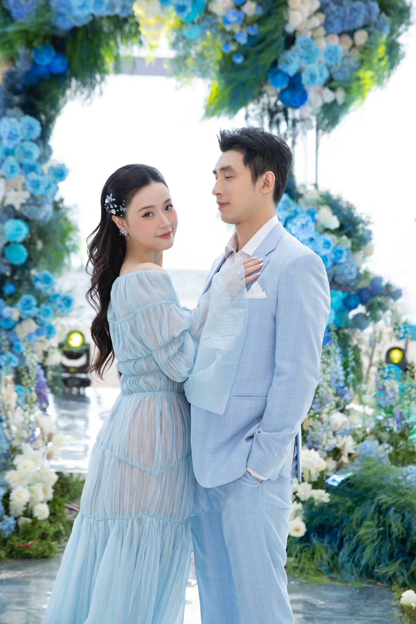 01-1751371026-midu-lan-dau-he-lo-song-gio-ap-toi-sau-1-nam-ket-hon-voi-thieu-gia-minh-dat-513757492101623936044659674015324244528617954n-1751358872117592655831-1751359588067-17513595883351874480431.jpg