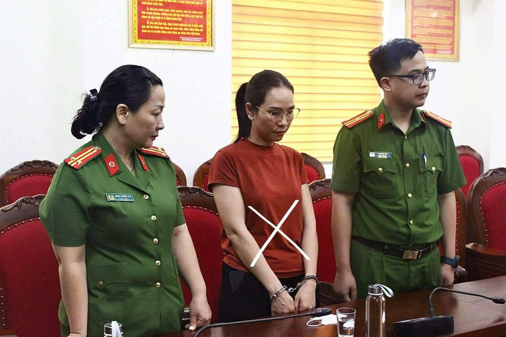 02-1751418657-nu-ke-toan-trung-tam-y-te-phu-phep-ho-so-mua-thiet-bi-tham-o-hon-nua-ty-dong-img-6813-105572.jpeg