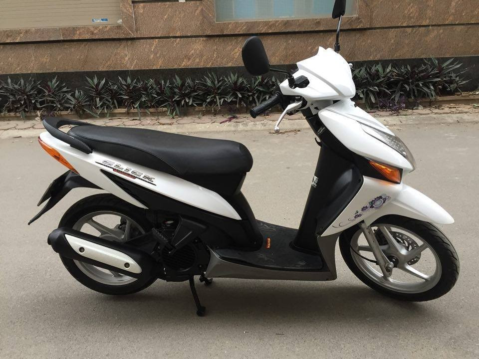 Nam thanh niên ngồi sau đi vào nhà anh T, còn người đàn ông kia quay xe bỏ đi. Sau khi anh này đến, nạn nhân đóng cửa lại. Đến chiều ngày 1/10/2014, chiếc xe tay ga của nạn nhân được tìm thấy ở ven tường rào của một trường đại học ở Đà Nẵng. Từ manh mối chiếc xe, cơ quan chức năng đã kiểm tra camera giao thông và bước đầu xác định được hung thủ chính là đối tượng đã đến nhà nạn nhân vào chiều tối hôm trước. (Ảnh minh họa, nguồn internet)
