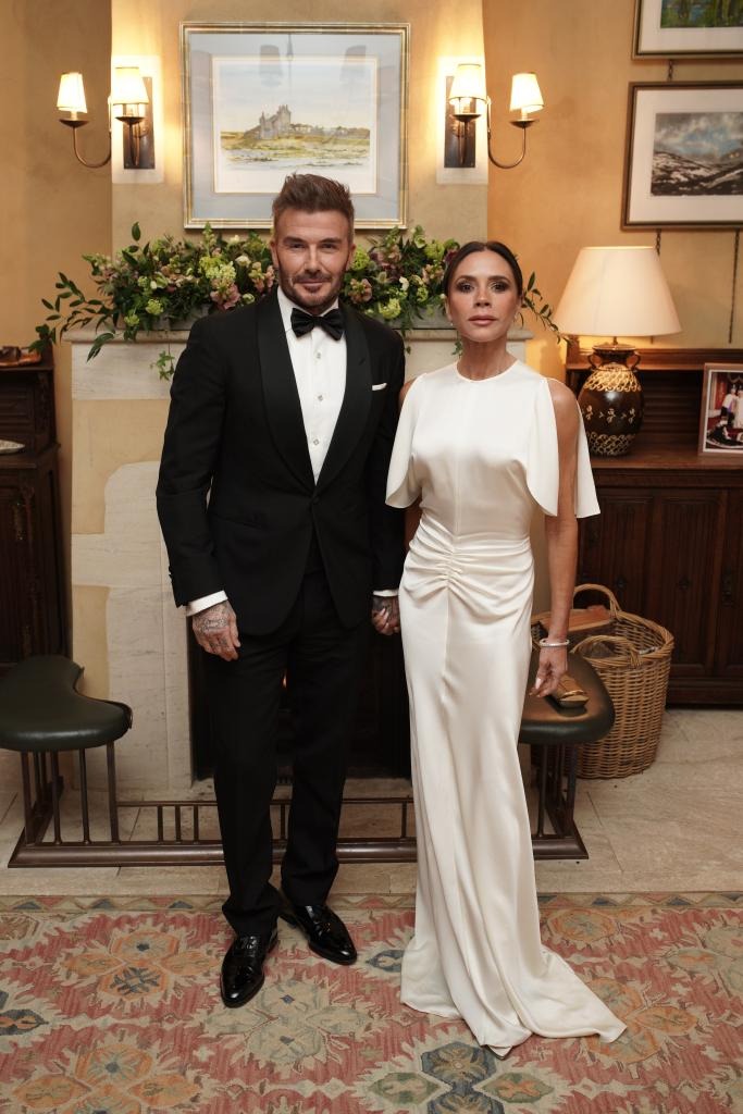 02-1751444076-con-ca-bat-hieu-tra-dua-cuc-hiem-david-beckham-trong-luc-bo-nhap-vien-2025-intetbury-england-king-quee-1751429496949125525326-1751434265245-17514342658031973762929.jpg