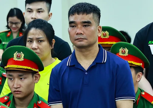 02-1751455340-tuyen-tu-hinh-hai-cuu-cong-an-quan-long-bien-bao-ke-cho-ba-trum-ma-tuy-screen-shot-2025-07-01-at-215621-5113-5697png.webp