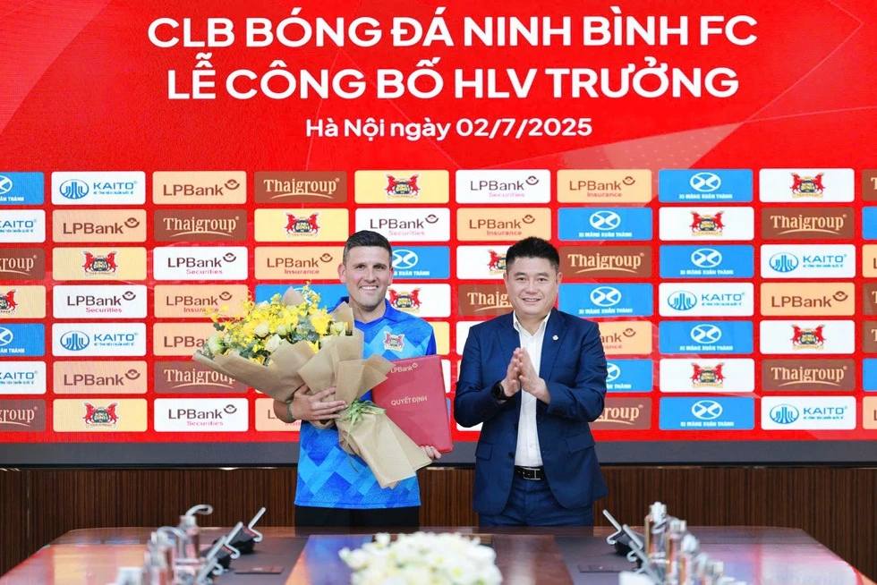 Tân HLV trưởng CLB Ninh Bình là ai? - Ảnh 3.