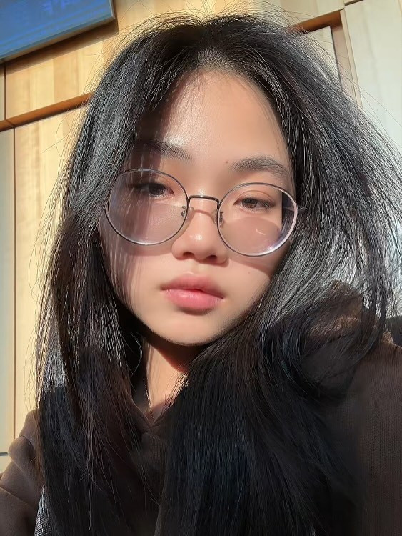 Trên kênh Tiktok của mình, thỉnh thoảng Hoàng Nhi 