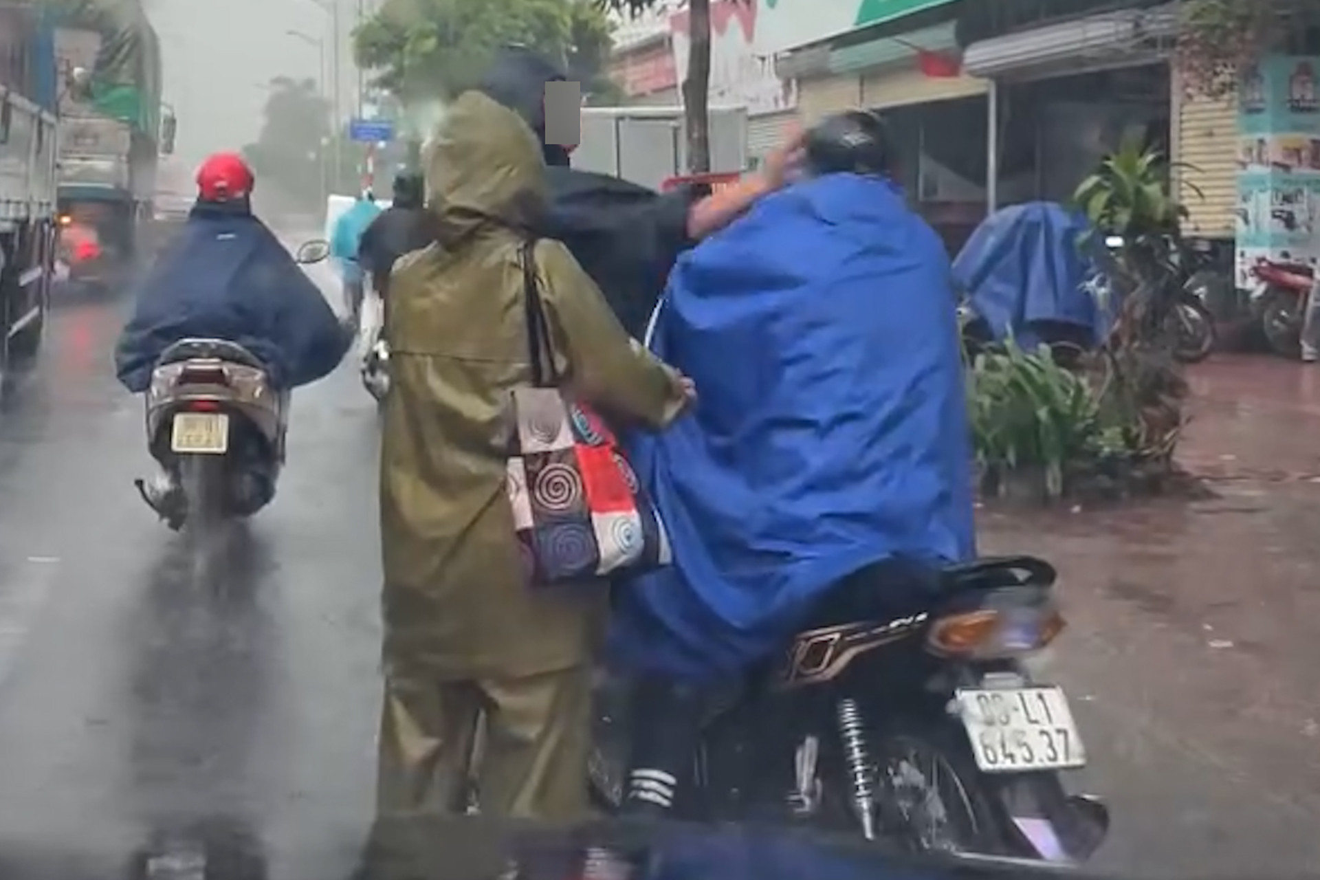 hanhhungnamtai xe.jpg
