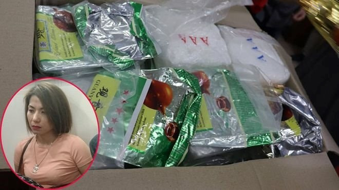 Cựu cán bộ công an Nguyễn Văn Hưng đã giúp sức, bao che cho Hương “Mẩu” và đồng phạm thực hiện hành vi mua bán trái phép 37.360g ma túy, thu lợi bất chính 740 triệu đồng. Trong khi đó, cựu cán bộ công an Hà Minh Đức bị cáo buộc đã bao che cho Hương và đồng phạm thực hiện hành vi mua bán trái phép 134.800g ma túy, thu lợi bất chính hơn 1,3 tỷ đồng. Hương “Mẩu” bị cáo buộc là đầu mối nhận nguồn ma túy, tổ chức tiêu thụ trên địa bàn Hà Nội, Bắc Ninh với tổng số 134.800g ma túy loại Methamphetamine, thu lợi bất chính hơn 4 tỷ đồng.