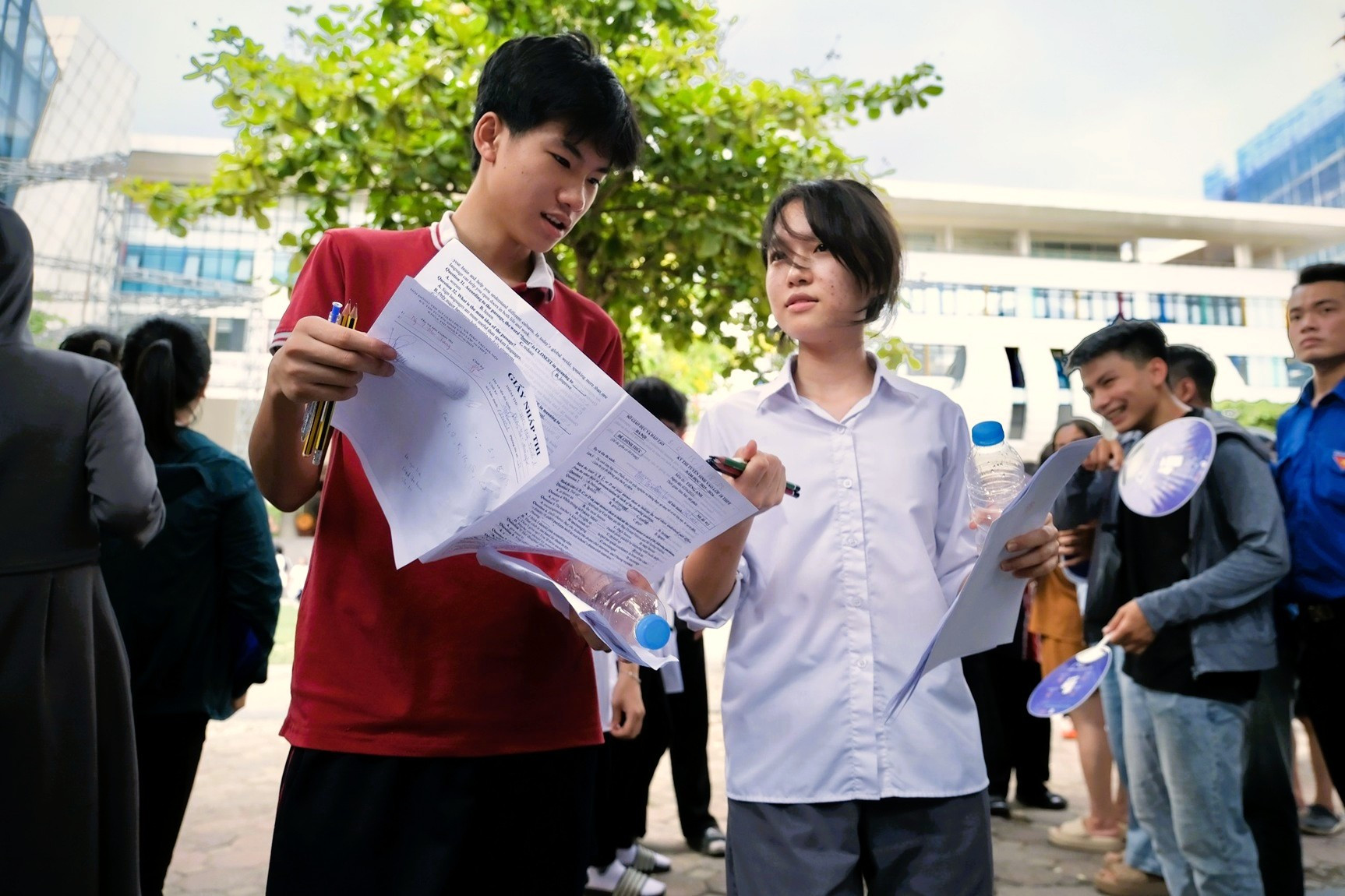 04-1751597062-thoi-diem-cong-bo-diem-thi-diem-chuan-lop-10-ha-noi-nam-2025-moi-nhat-manh-hung-40580.jpg
