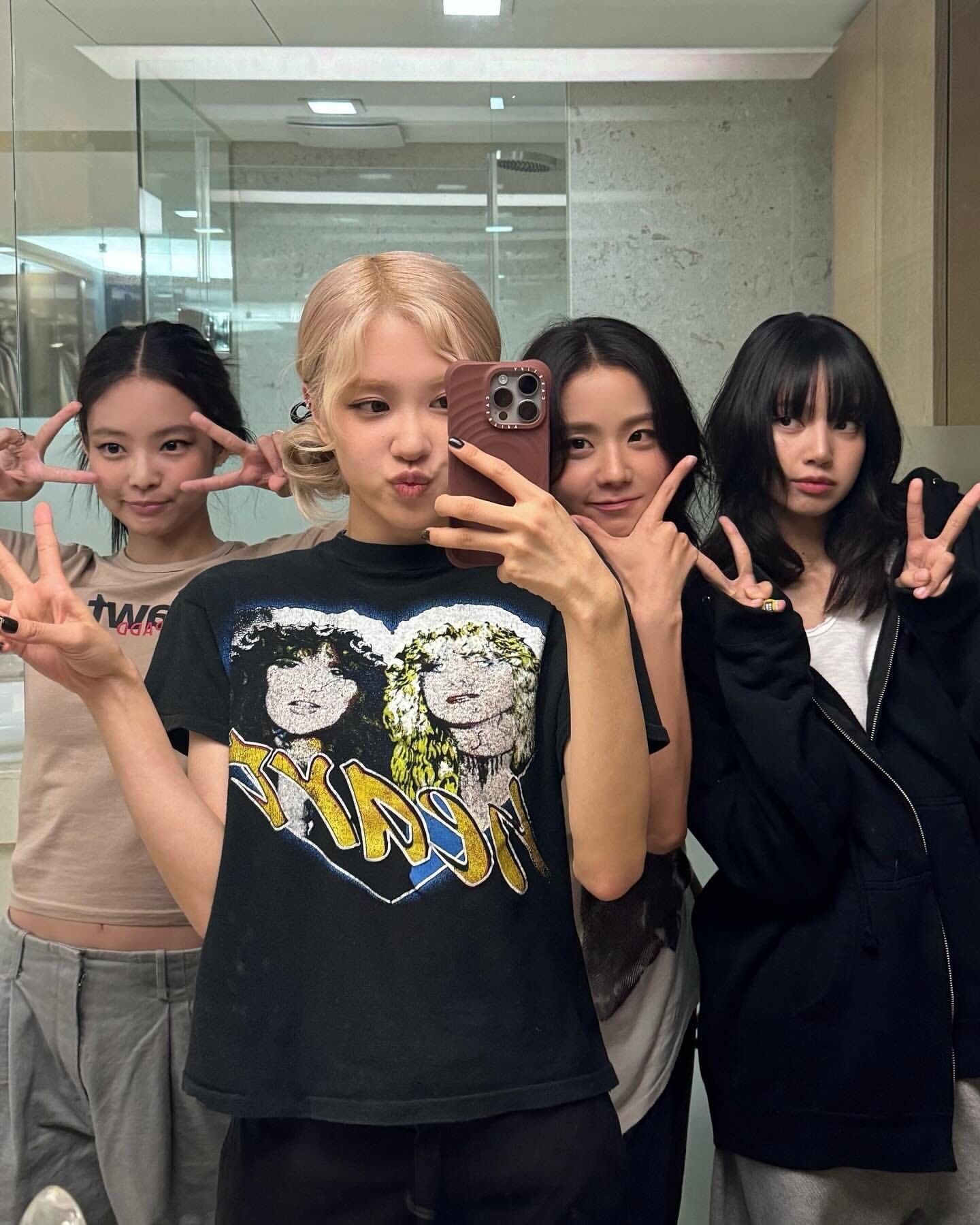 04-1751599938-khong-the-tin-noi-blackpink-sap-comeback-that-roi-707ceeb5762d91fca547118e61008773-1751587724255261433191-1751589344015-17515893443291583253184.jpeg