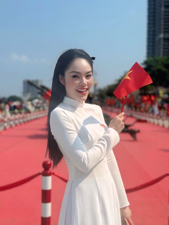 04-1751611651-sao-viet-tung-phai-kiem-6-tynam-tra-no-van-cho-con-hoc-truong-quoc-te-vuot-qua-bien-co-day-con-hay-ho-49420507512476829967267443465965902167496311n-1751548229716224302337-1751560369028-175156036921071293710.jpg
