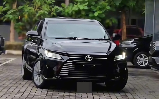 05-1751700995-dau-hieu-tu-lang-gieng-viet-nam-toyota-vios-nang-doi-sau-11-nam-chuan-bi-cap-ben-toyota-vios-2025-tin-don-11610-17371639375581414105316-1751529775675-1751529776644353265643.jpg