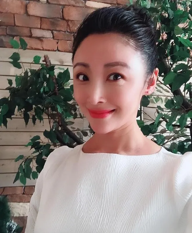 Nữ diễn viên Cự Duyên Thánh đột ngột qua đời ở tuổi 44- Ảnh 2.