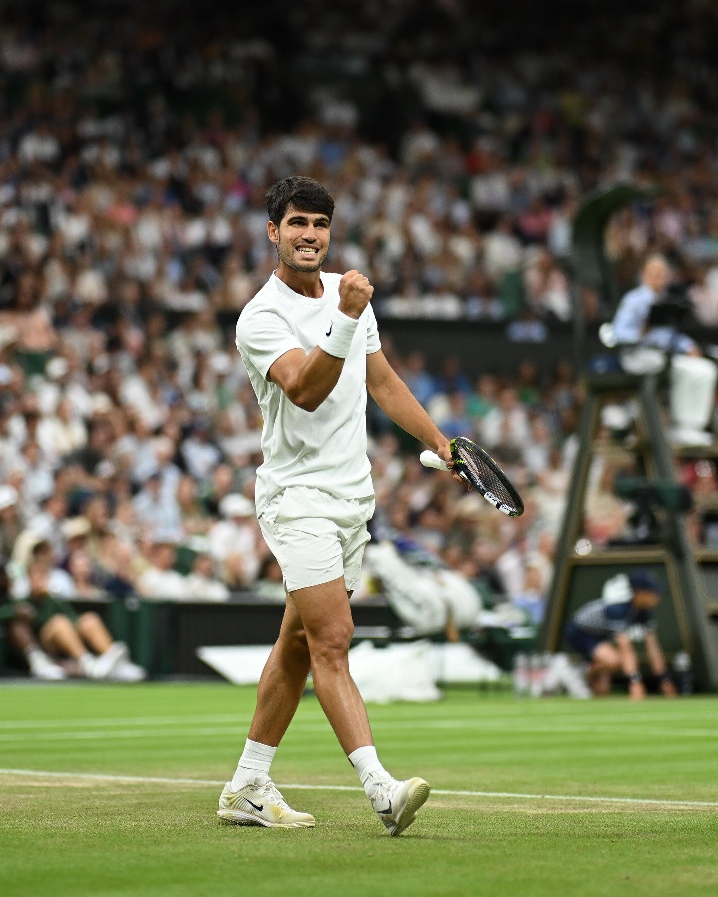 07-1751857452-alcaraz-thoi-bay-rublev-doat-ve-tu-ket-wimbledon-2025.jpg