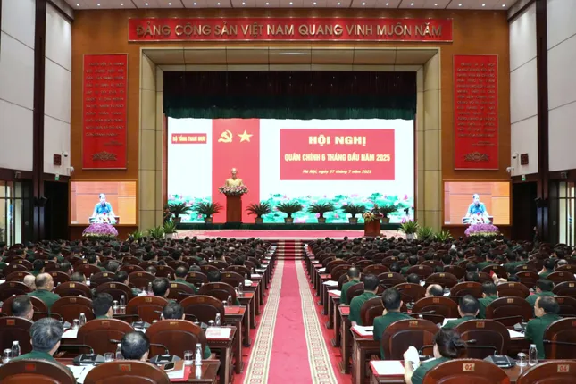 Đại tướng Nguyễn Tân Cương yêu cầu đồng bộ vũ khí trang bị cho sẵn sàng chiến đấu - Ảnh 2.