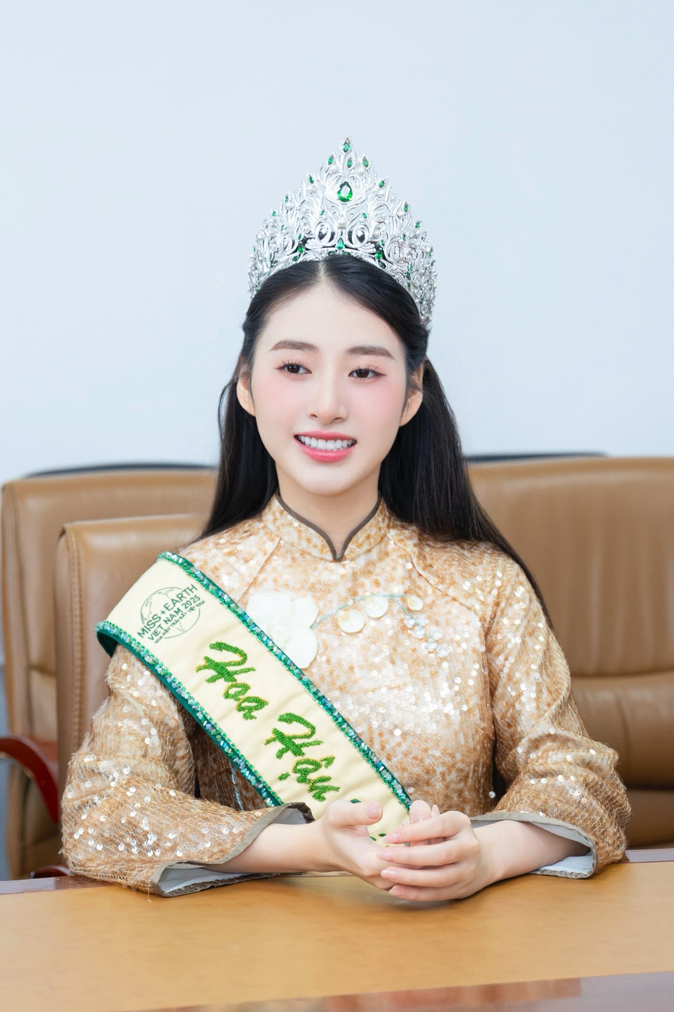 08-1751940829-1-hoa-hau-viet-mat-suat-thi-quoc-te-btc-len-tieng-thong-tin-mua-ban-giai.jpg