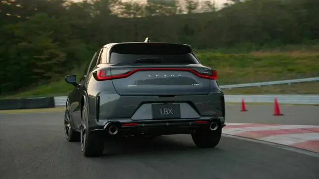 Mẫu SUV Lexus đặc biệt phải quay số để mua ảnh 5