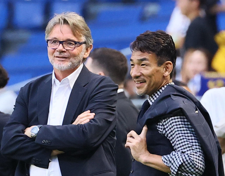 Tái xuất bằng trận thua, HLV Troussier còn mất luôn cơ hội dẫn dắt đội bóng từng dự World Cup? - Ảnh 1.