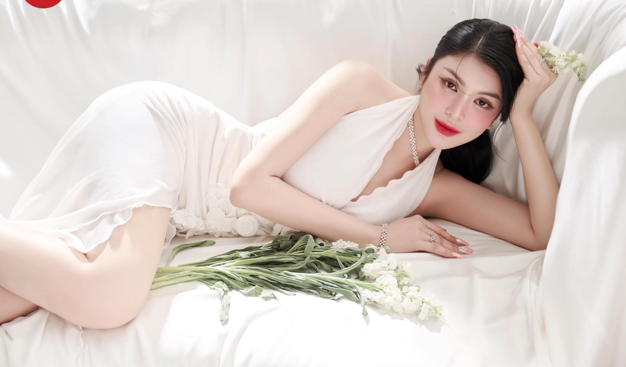 Nữ ca sĩ bolero 30 tuổi gây chú ý Miss Grand Vietnam 2025 là ai?- Ảnh 5.
