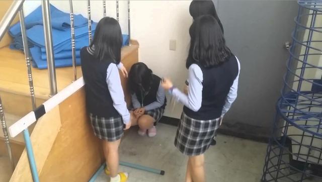 Cho con gái 14 tuổi tham gia trại hè, tháng sau cha mẹ bàng hoàng nhận tin:
