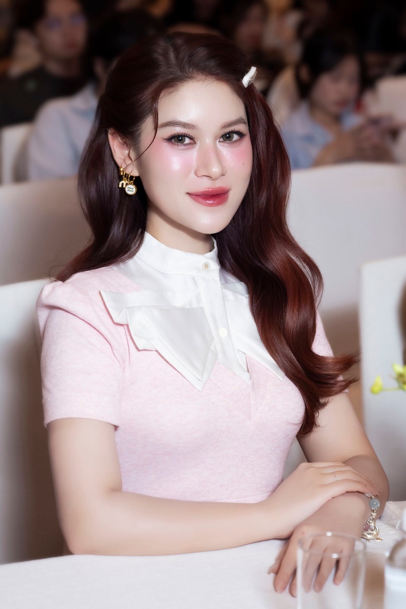 09-1752026061-ram-ro-hint-kay-tran-hen-ho-tieu-thu-7000-ty.jpg