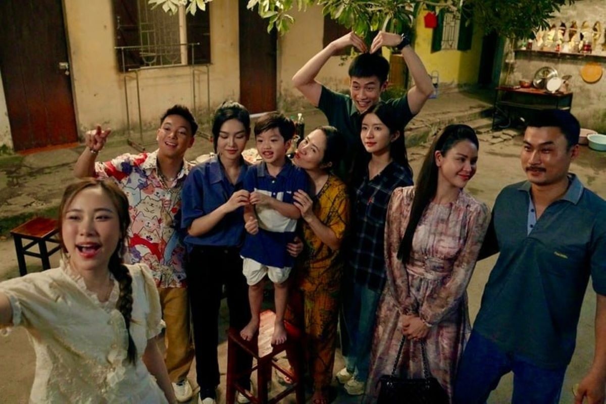 Phim Việt giờ vàng dạo này toàn hoa với nắng, đến cả tên phim cũng quá nghèo nàn- Ảnh 4.