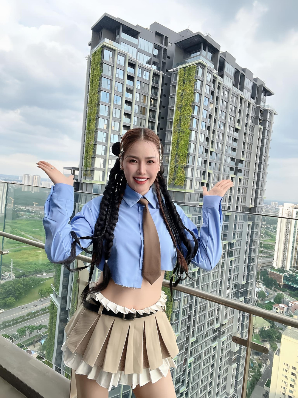 09-1752031177-ca-si-viet-mot-thoi-bat-ngo-tiet-lo-co-3-con-voi-2-nguoi-dan-ong-doi-em-nghiet-nga-lam.jpg