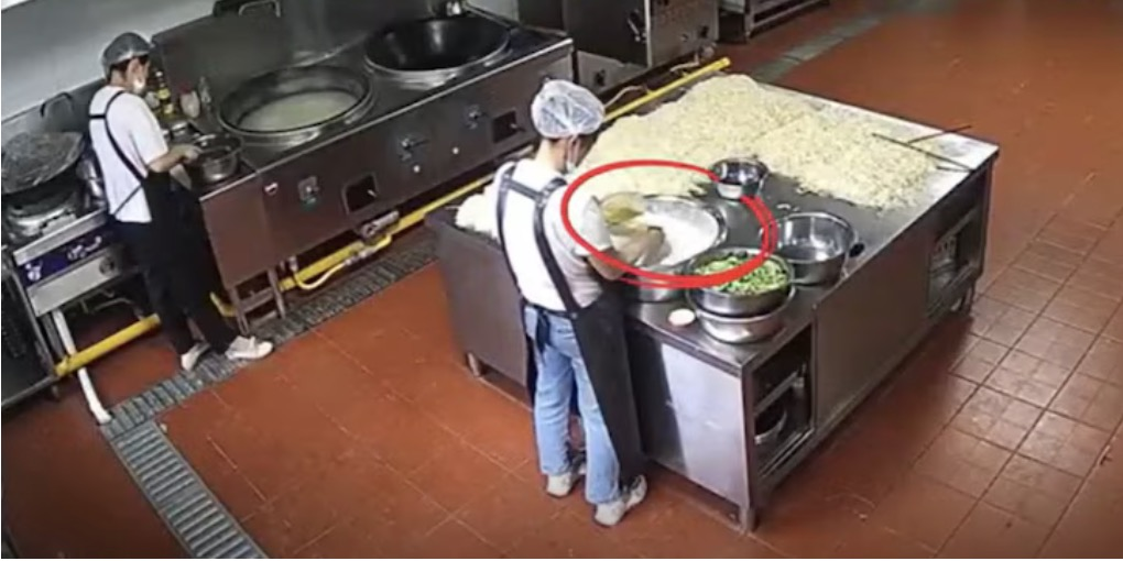 251 gia đình khẩn cấp đưa con đi bệnh viện, 90% phát hiện biểu hiện lạ: Nguyên nhân đến từ chính trường mẫu giáo, 8 người lập tức bị bắt- Ảnh 2.