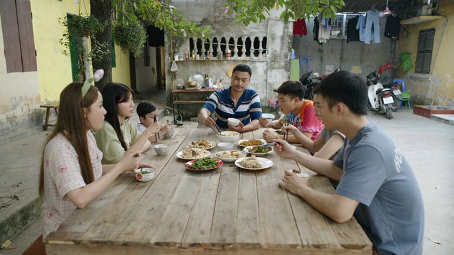 09-1752056744-dong-may-phim-diu-dang-mau-nang.jpeg