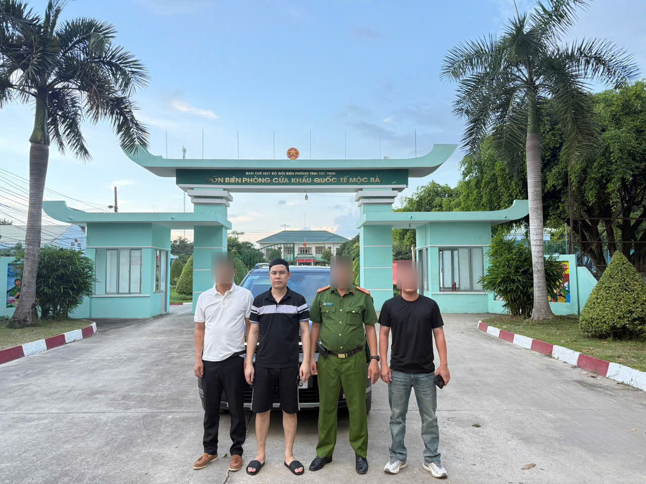 Kẻ bị truy nã trốn sang Campuchia xin về đầu thú để được hưởng khoan hồng- Ảnh 1.