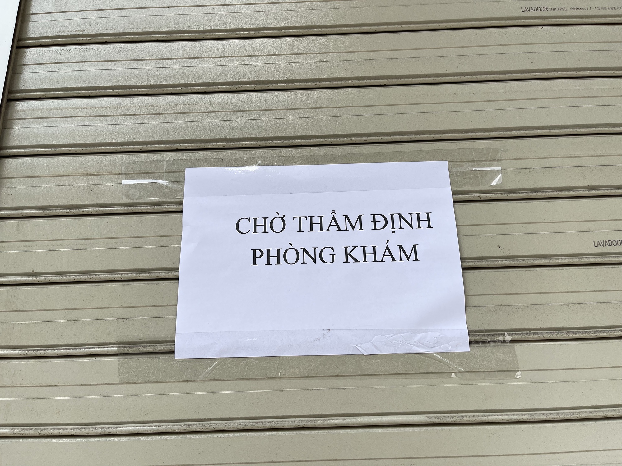 Video hàng loạt phòng khám tư nhân xung quanh BV Phụ sản Trung ương ở Hà Nội bất ngờ đóng cửa: Chuyện gì đây?- Ảnh 5.