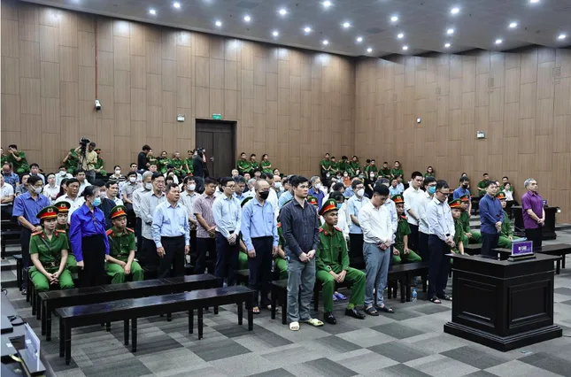 10-1752117469-nhin-lai-nhung-dien-bien-dang-chu-y-tai-phien-xet-xu-vu-tap-doan-phuc-son-truoc-ngay-toa-tuyen-an.webp