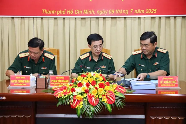 Đại tướng Phan Văn Giang chủ trì lễ bàn giao chức vụ Tư lệnh Quân khu 7 ảnh 1