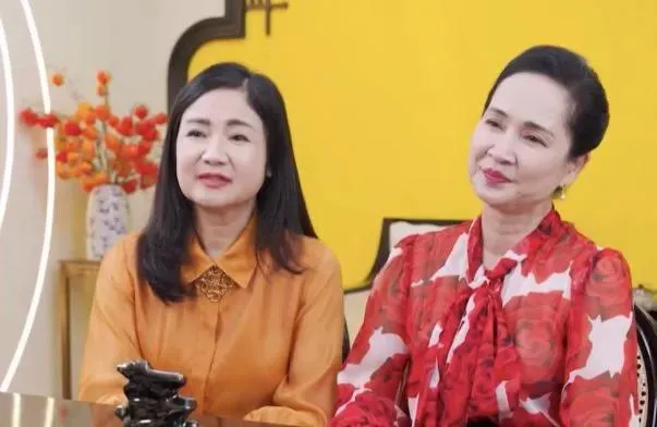10-1752121550-hang-loat-video-nghe-si-viet-quang-cao-chan-may-phong-thuy-bien-mat.webp