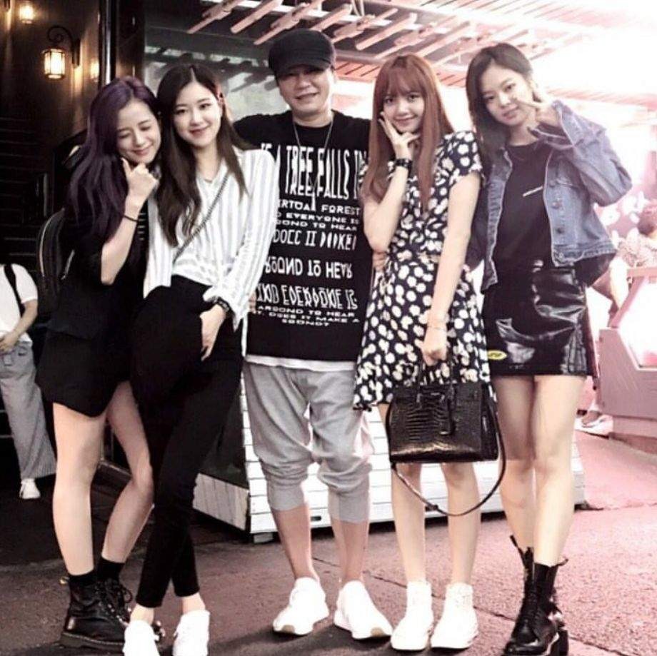 10-1752129664-1-sao-nam-nhu-bat-khoc-trong-concert-blackpink-du-luan-mia-mai-het-loi.jpg